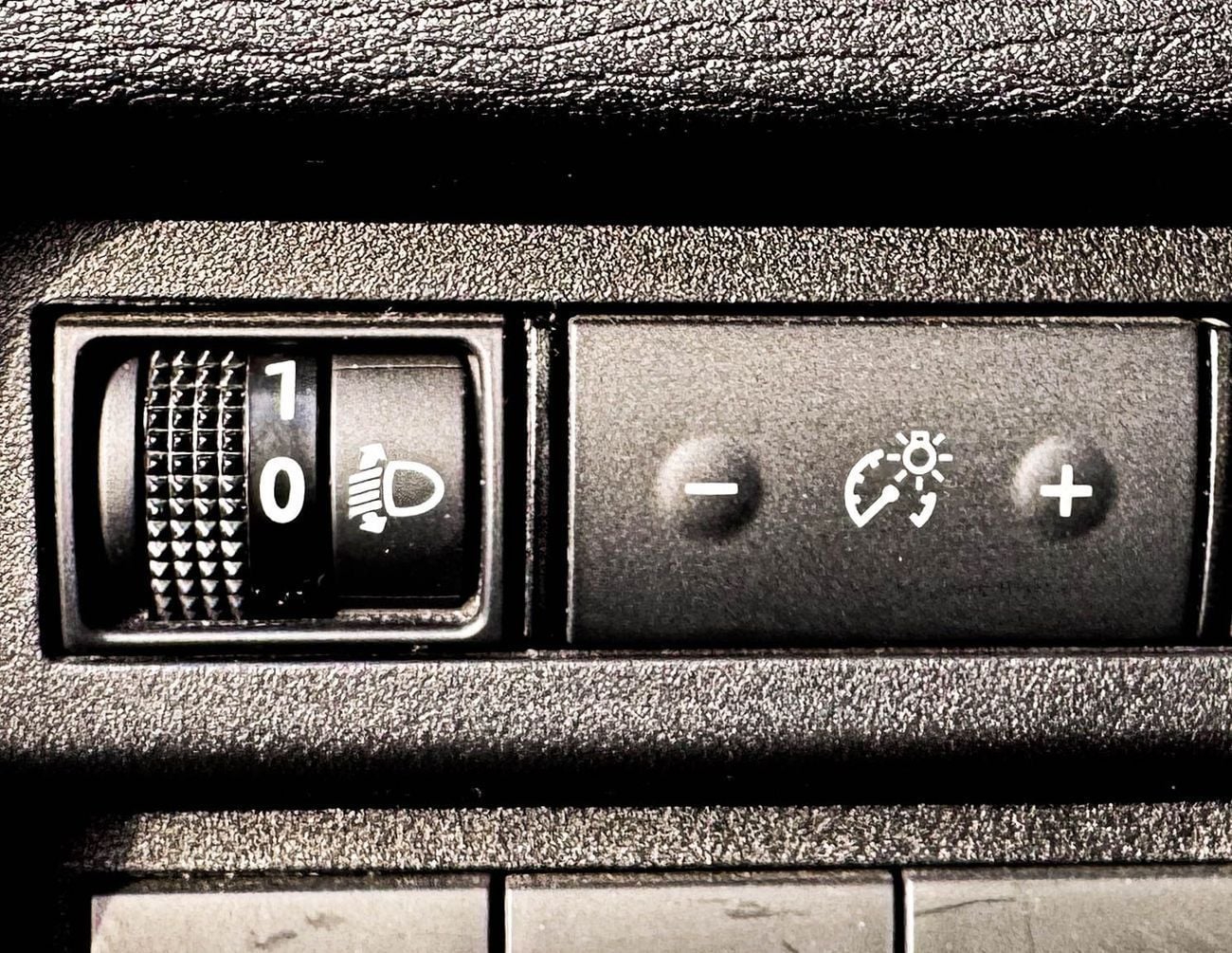 Mitsubishi Outlander Mitsubishi Outlander | 3.0 L | 2023 | GCC | Accident-Free |  In Excellent Condition | 1142 P.M