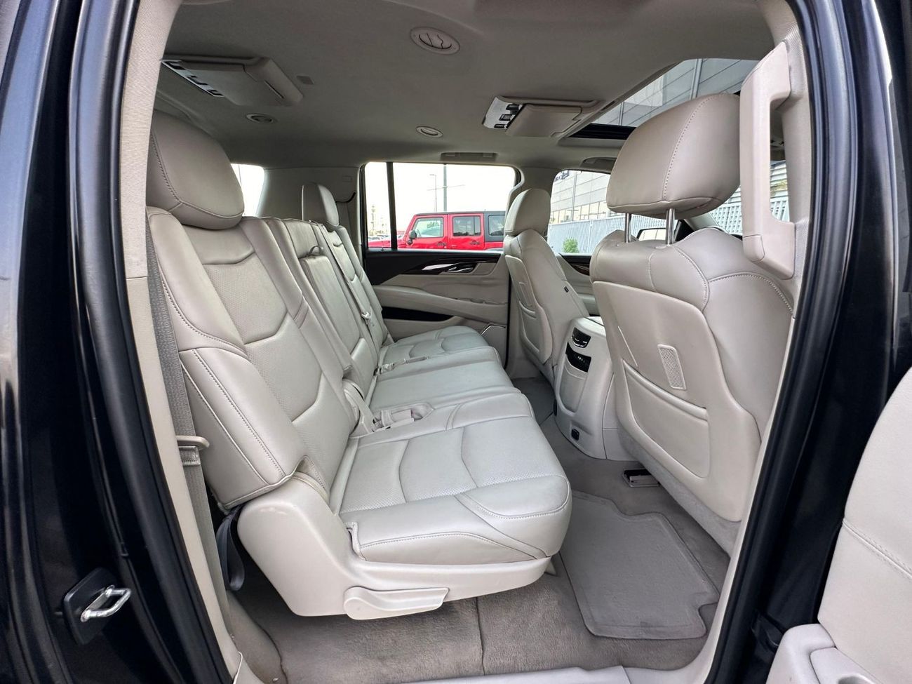 Cadillac Escalade ESCALADE ESV PLATINUM 2015 GCC FULL OPITION // PERFECT CONDITION