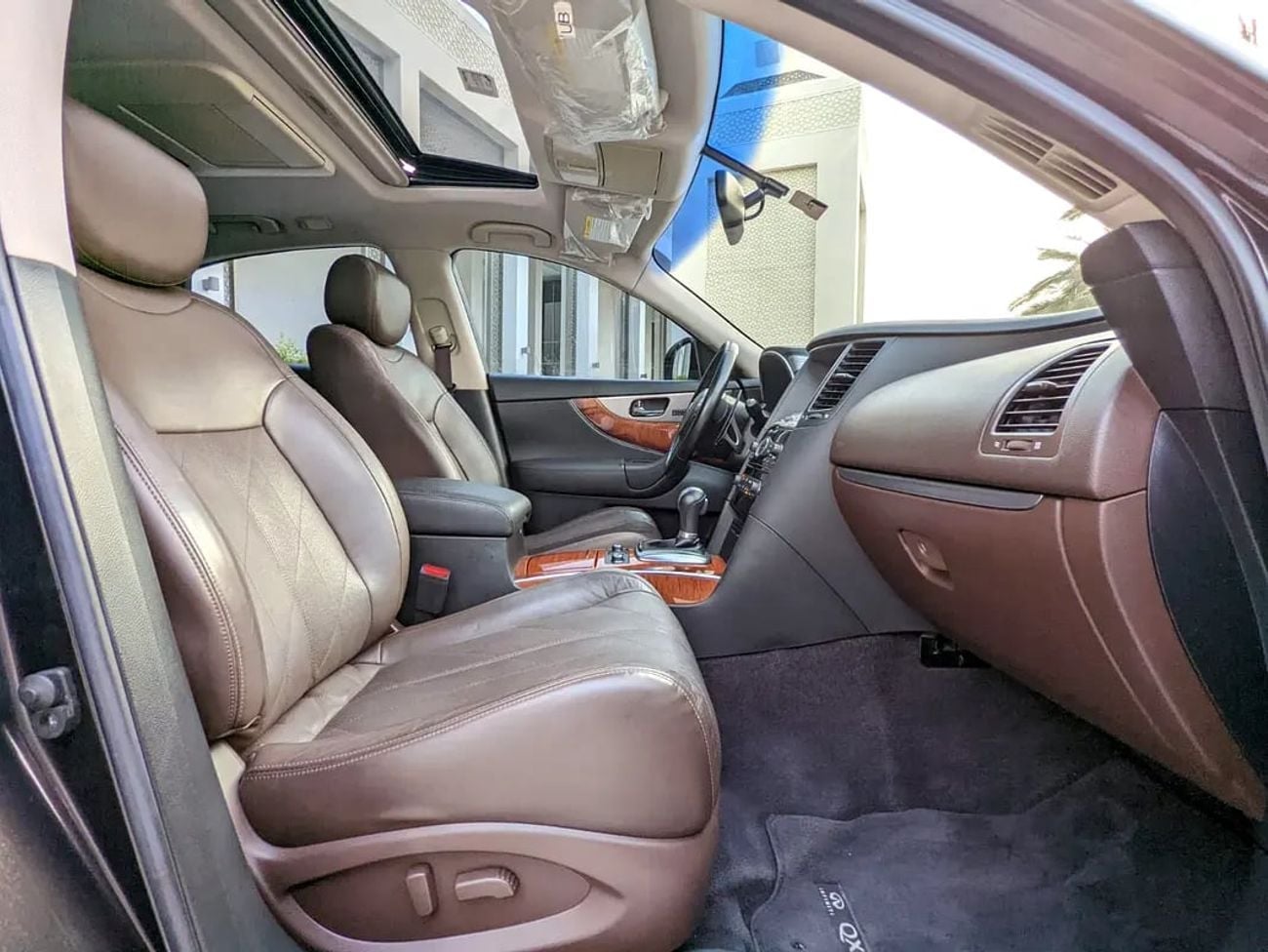 إنفينيتي QX70 LUXURY