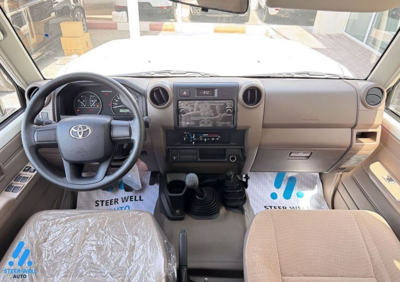 Toyota Land Cruiser Pick Up 70 Series LC 79 Pick Up 4WD / 4.5L Diesel MT / 4 Doors / Export Only 2024 Model Year