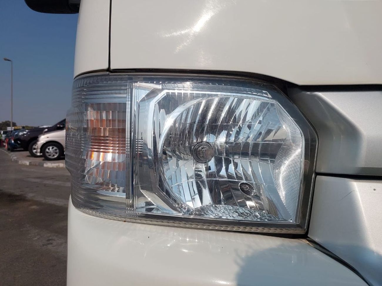 Toyota Hiace TOYOTA HIACE COMMUTER VAN RHD 2015 MODEL 2.7 L PETROL AUTOMATIC(PM07411)