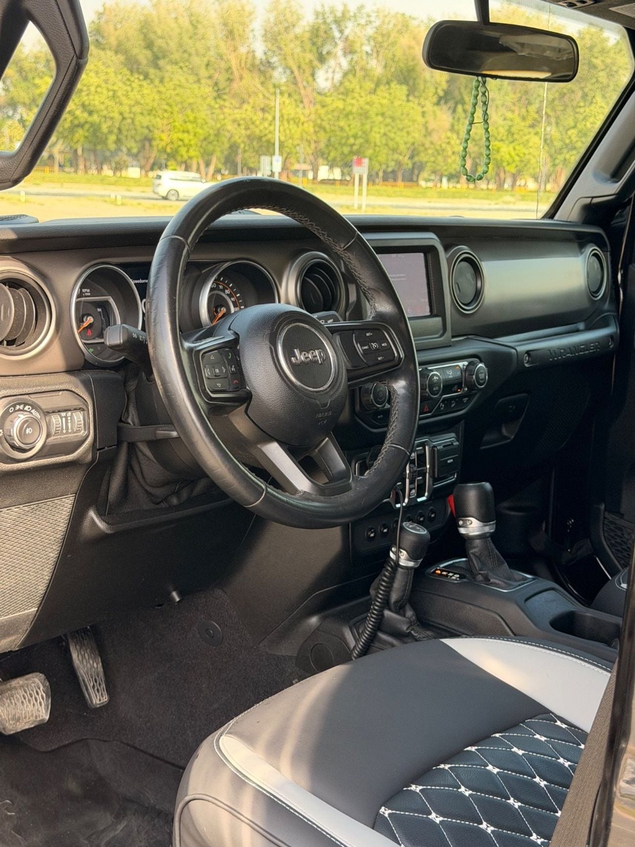 Jeep Wrangler Willys Wheeler 3.6L A/T (4 Door)