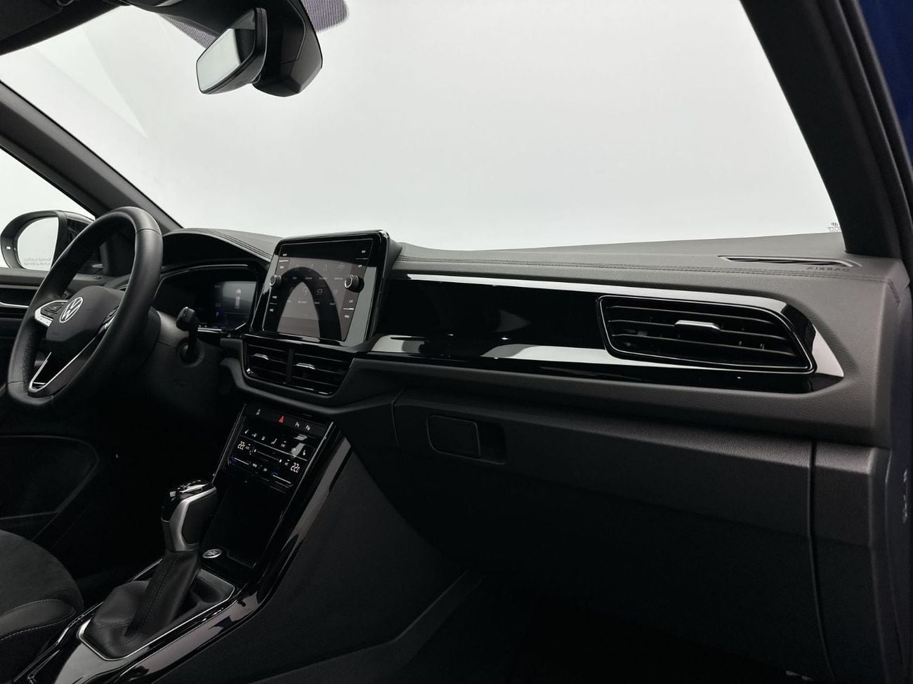 فولكس واجن T ROC STYLE with Black Style Package 1.4L | Sunroof Edition & Premium Interior | Top-Tier Tech