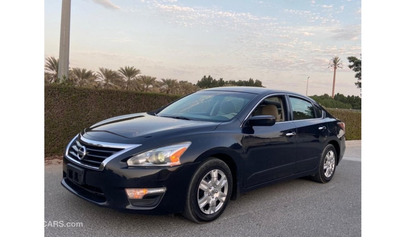 Nissan Altima Nissan altima 2015 no 2 options clean car