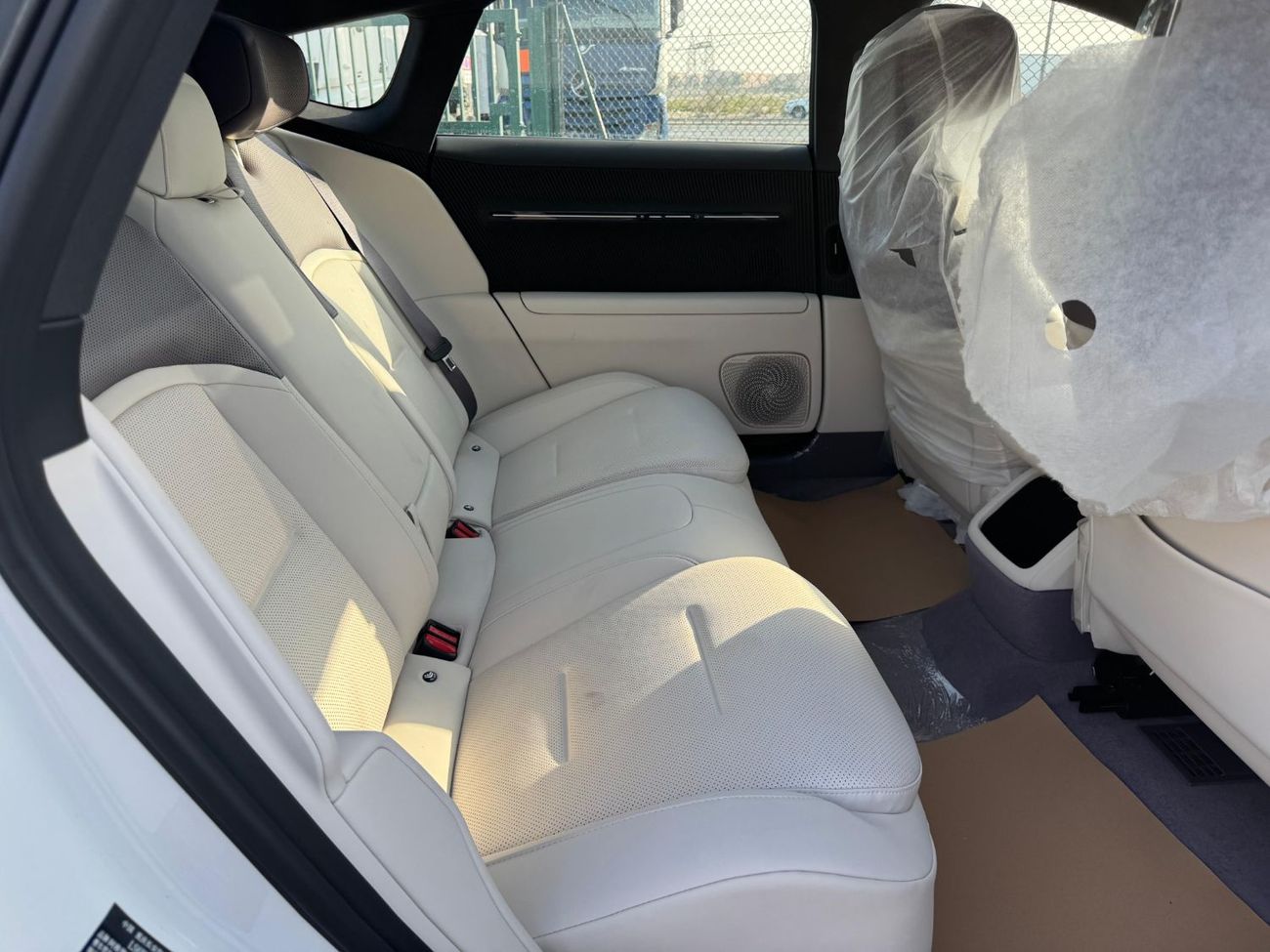 أفاتر 12 Performance AWD