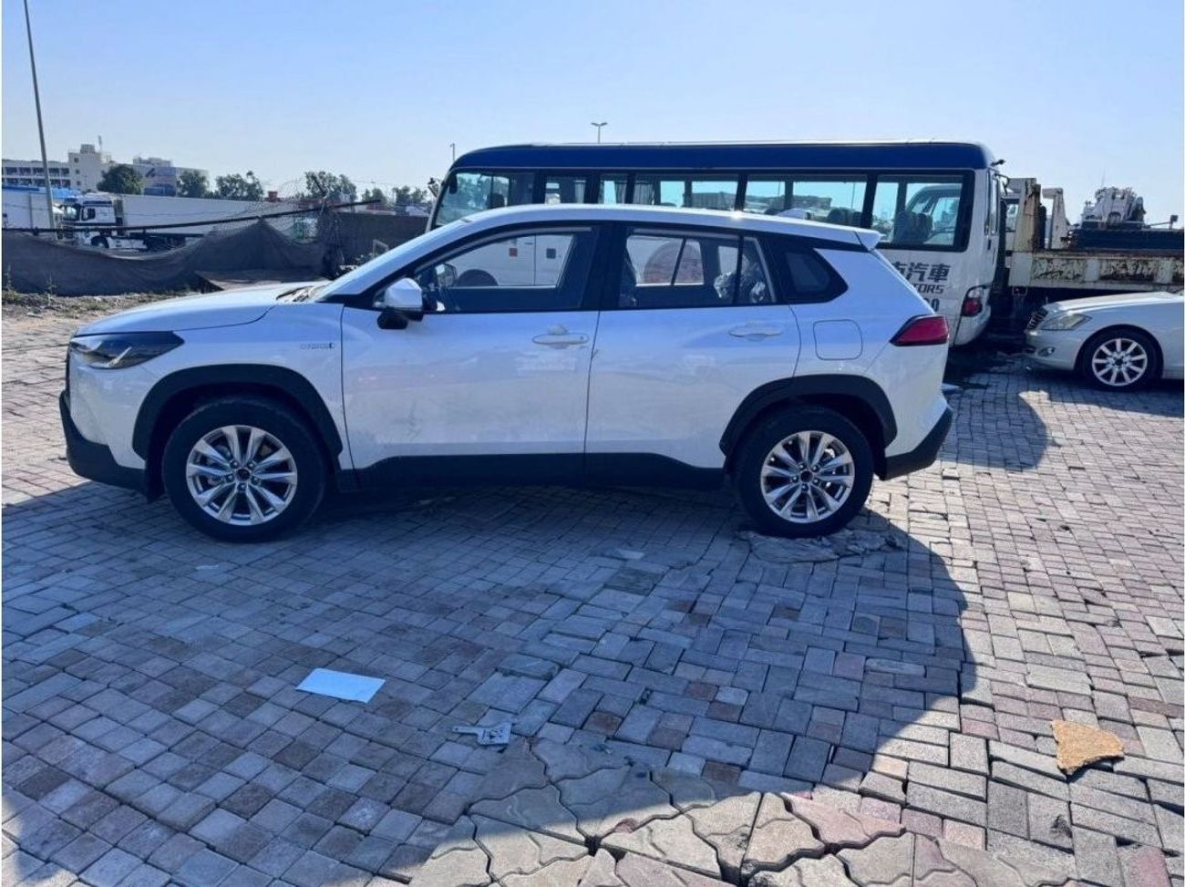 تويوتا كورولا كروس Horsepower 122 hp (121 bhp)  4Cylinders  Torque 142 Nm Fuel Petrol