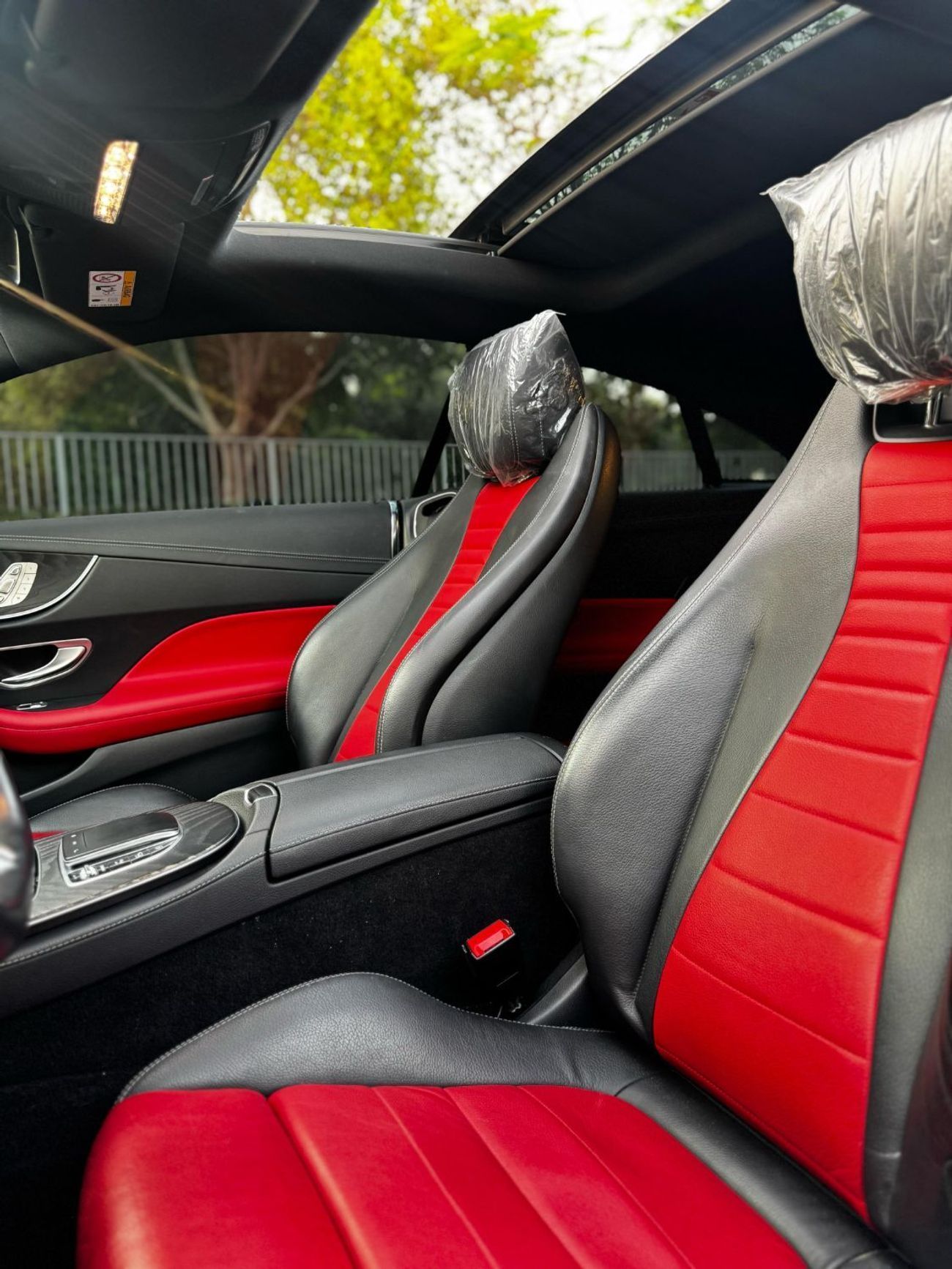 Mercedes-Benz E200 Premium 2.0L