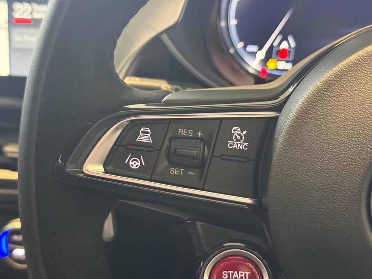 ألفا روميو جوليا 2.9 V6 Bi-Turbo Quadrifoglio Auto Euro 6 (s/s) 4dr (EXPORT ONLY) Right hand drive