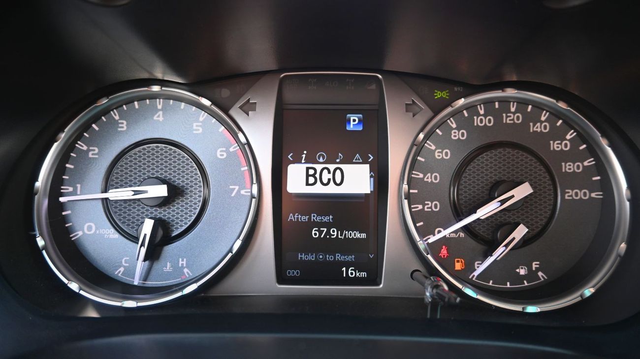 تويوتا هيلوكس تويوتا هيلوكس TOYOTA HILUX 4.0L V6 PETROL DC AT 2025