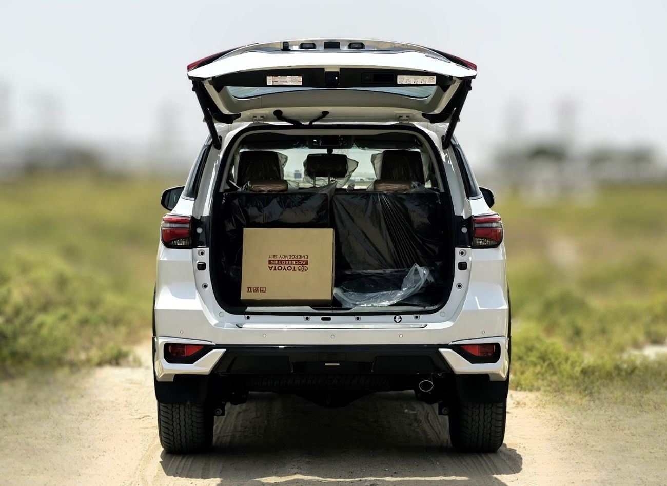 Toyota Fortuner VXR,4.0L,LEATHER SEATS,POWER SEATS,FRONT COOLING SEATS,4 CAMERA,BLIND SPOT,18''AW,A/T,2025MY ( FOR E