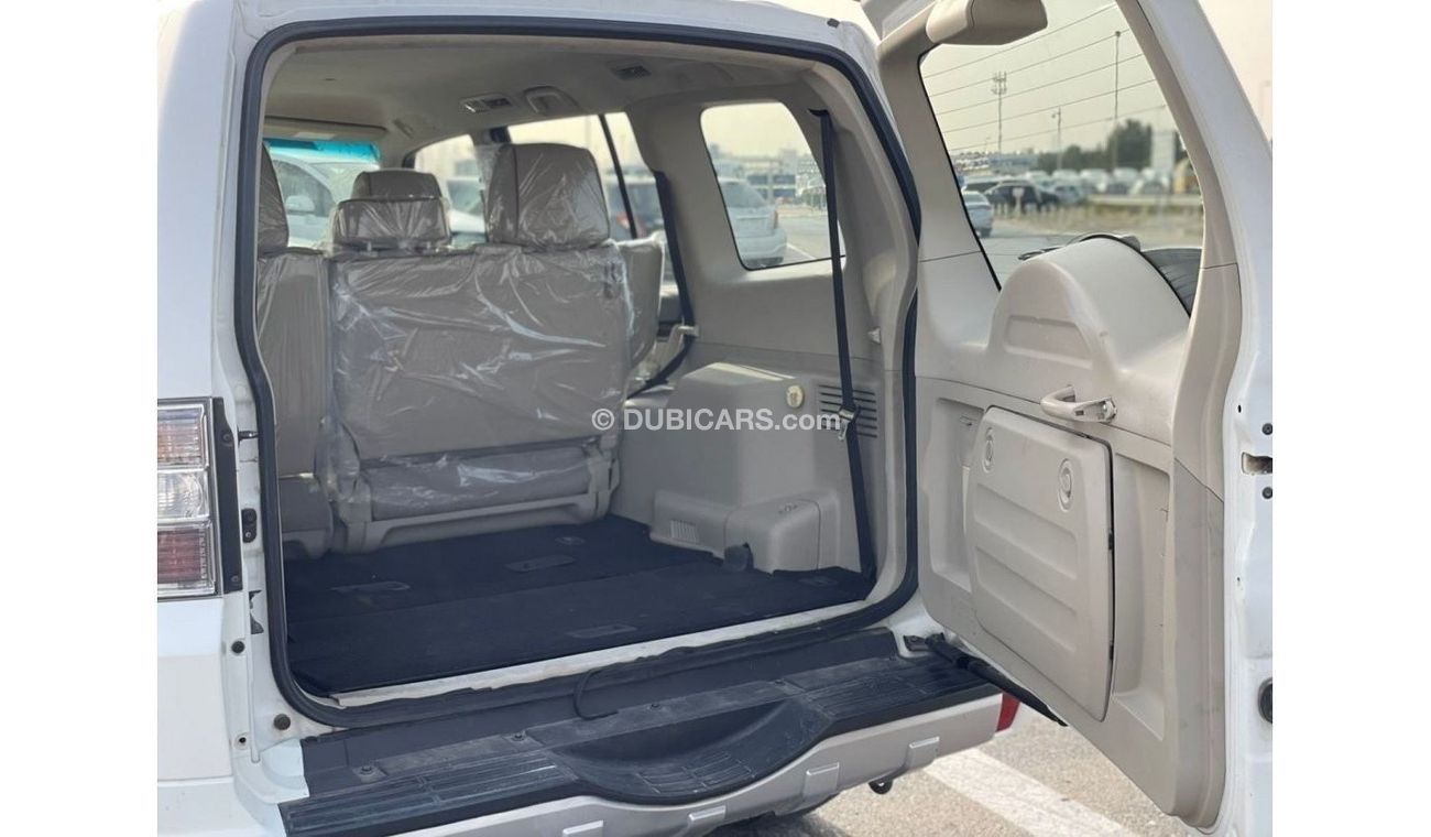 ميتسوبيشي باجيرو 2016 Mitsubishi Pajero 4x4 GLS MidOption / 100% Accident free