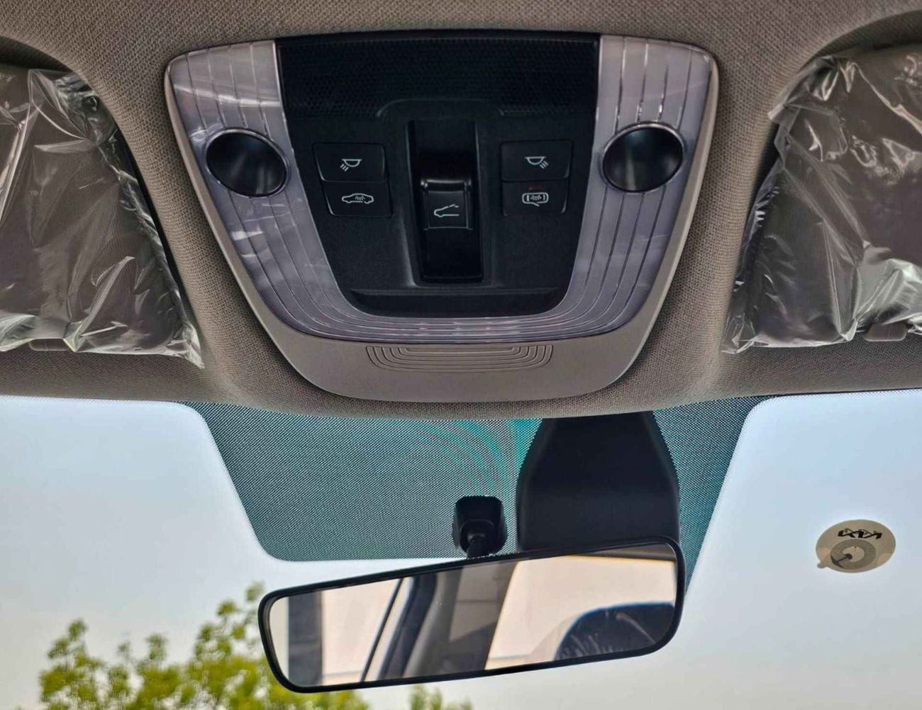 Kia Seltos CVT LUXURY DUAL TONE WITH BLACK ROOF || 1.5L V4 PETROL | PANORAMIC ROOF | CHINES SPECS (CODE#KSLL)