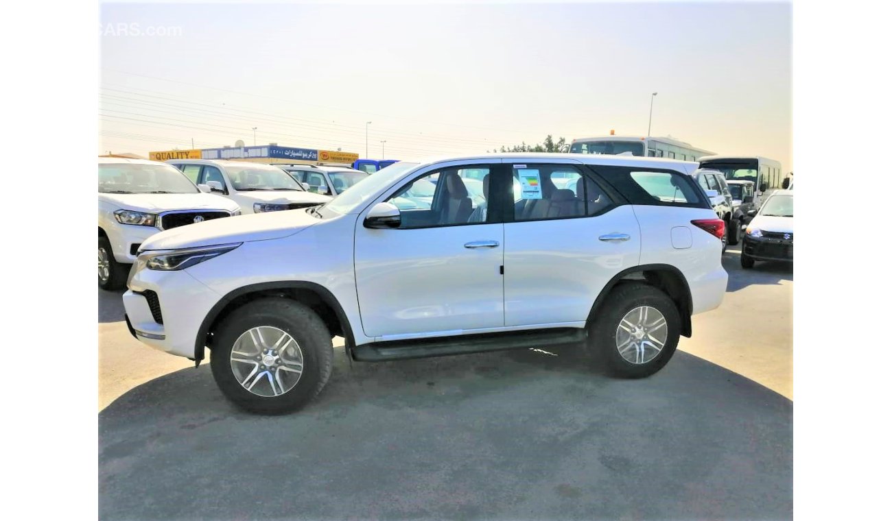 Toyota Fortuner Fortuner WITH SCREEN AND CAMERA