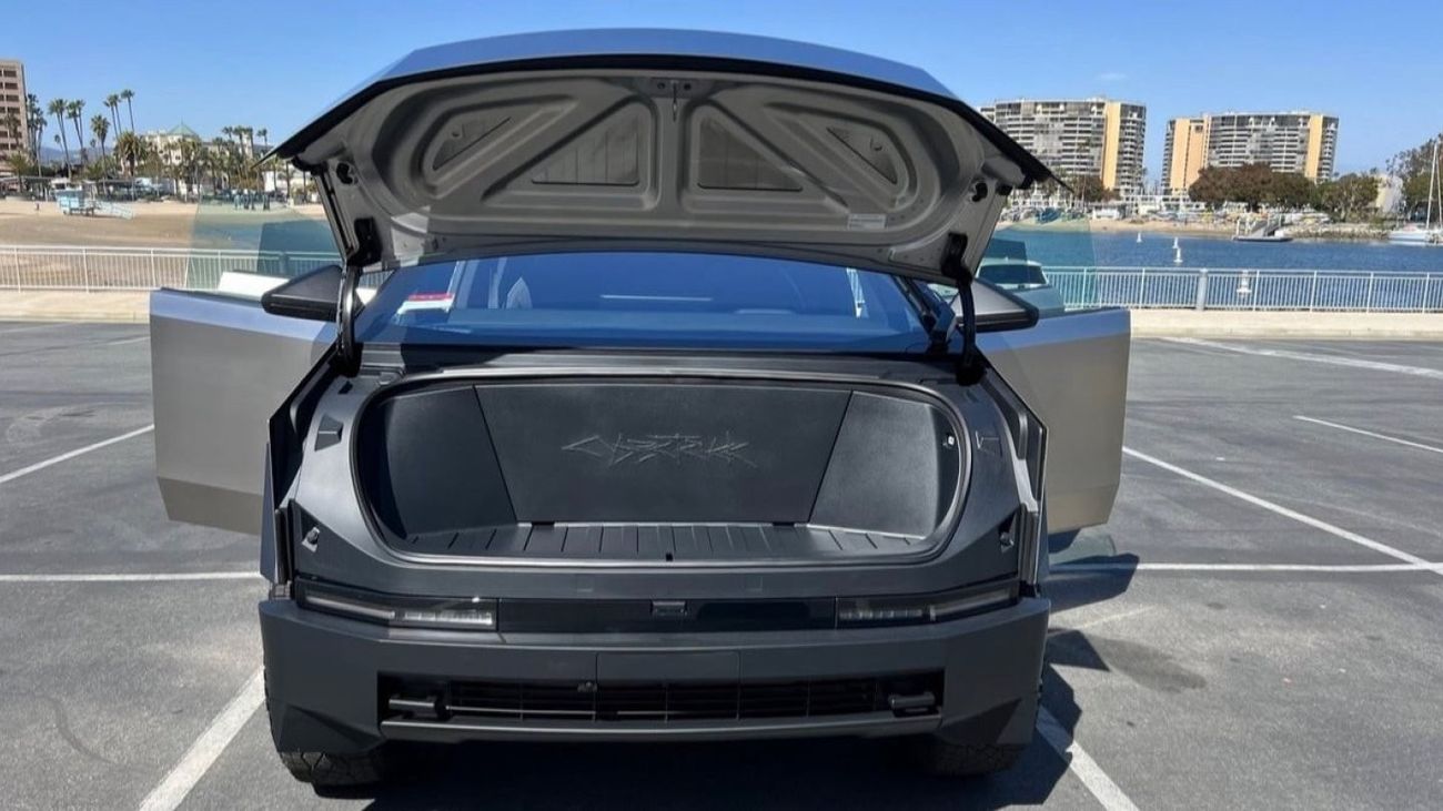 تسلا سايبرتراك BRAND NEW /ZRRO KM / ELECTRIC CAR /MODEL 2024