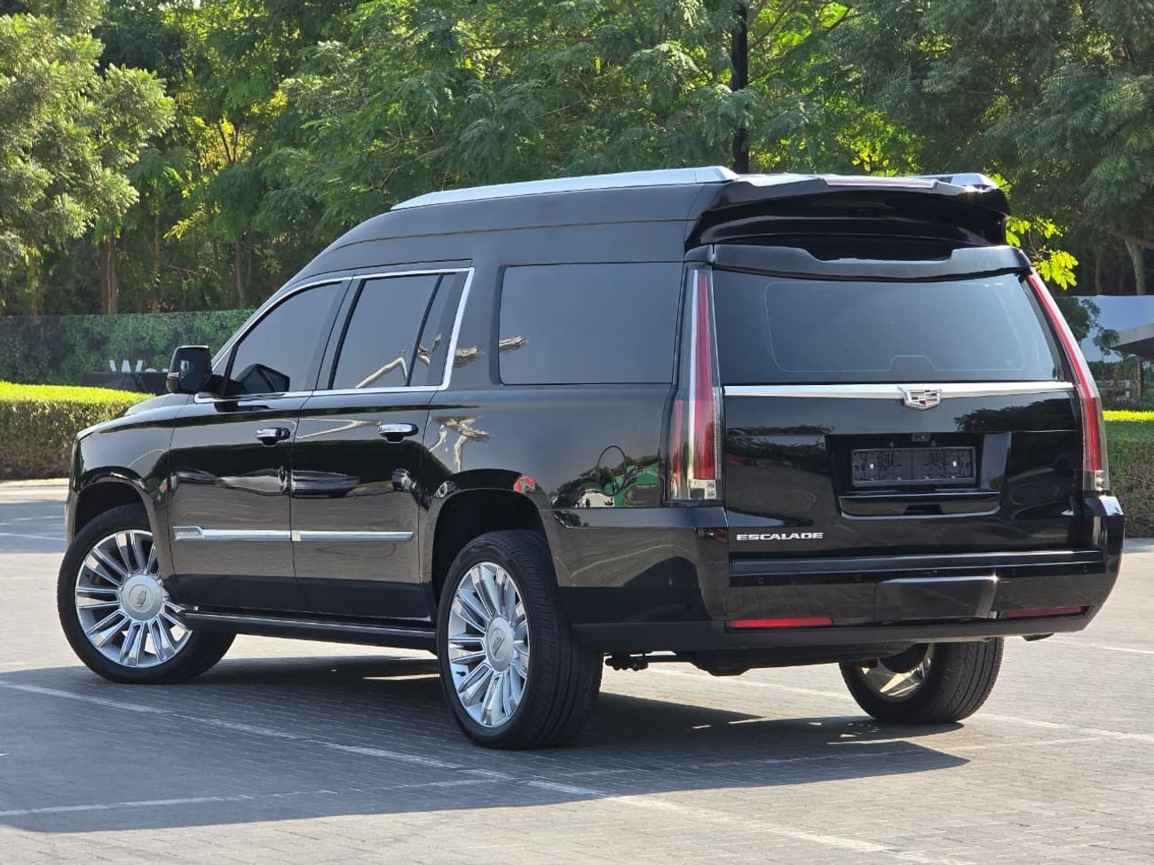 كاديلاك إسكالاد ESV Platinum 6.2L