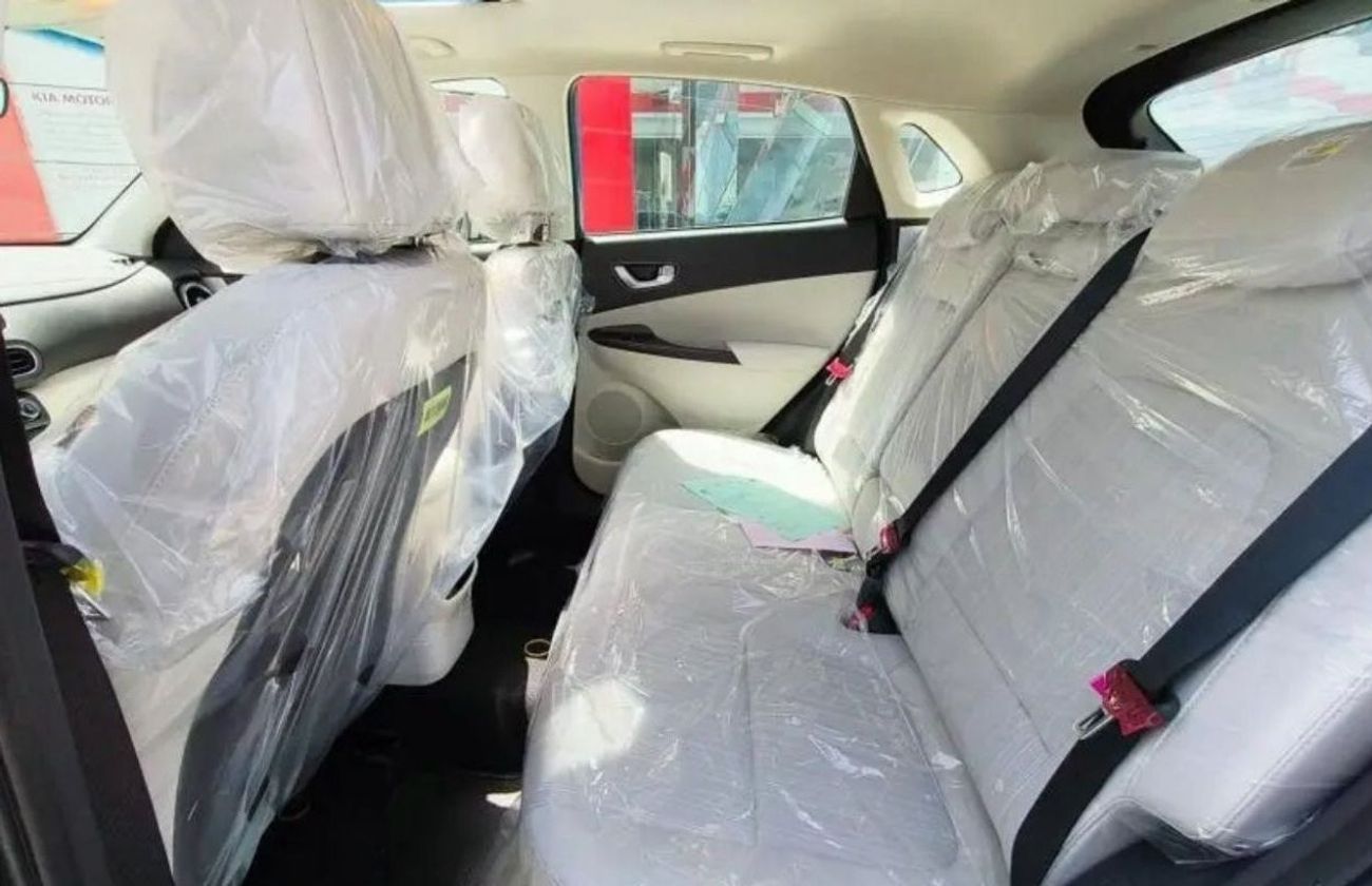 هيونداي كونا Comfort 2000cc Petrol FWD Wheels 17' Sunroof , Smart Entry , Remote starter , Screen