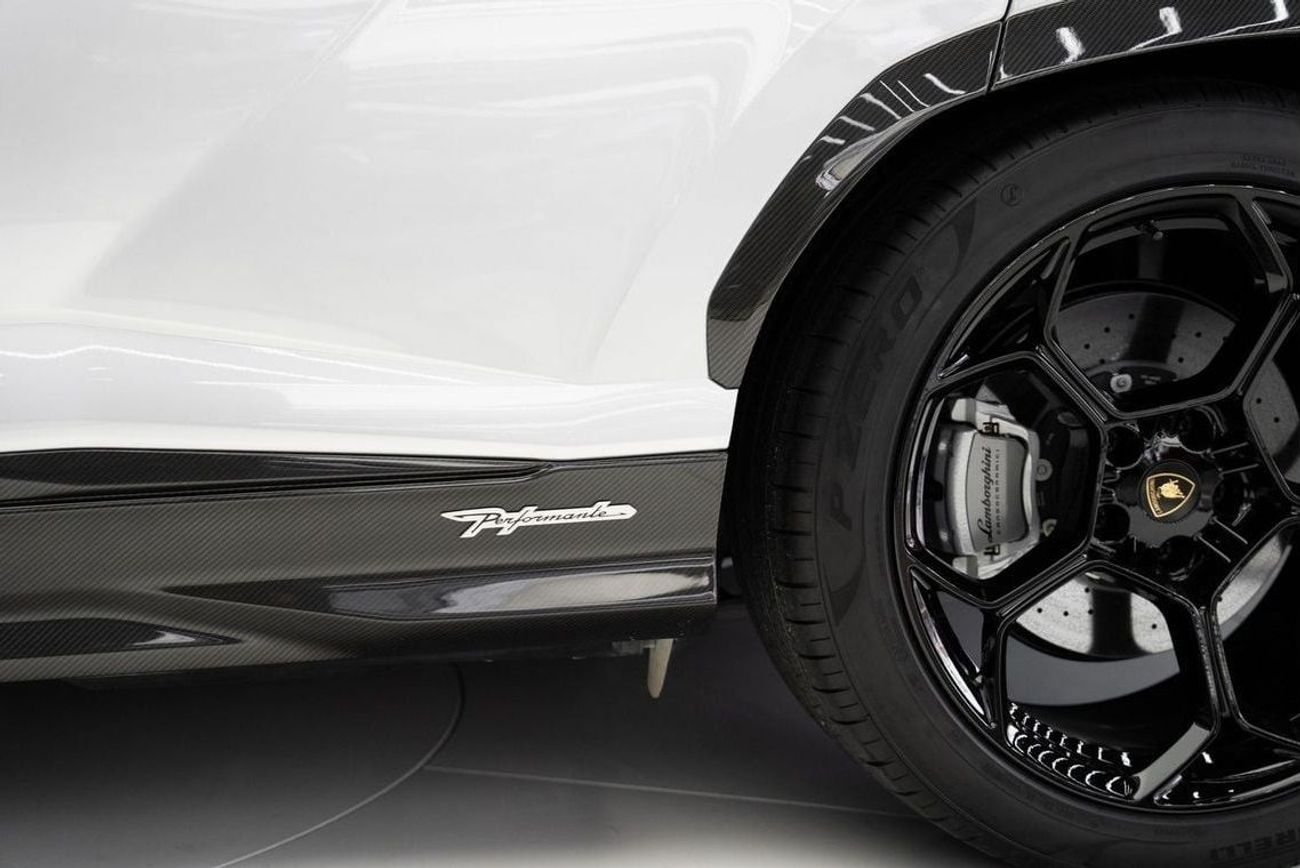 لامبورغيني اوروس 4.0T V8 Performante