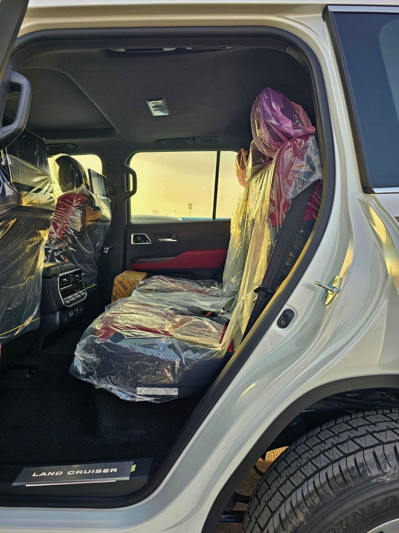 Toyota Land Cruiser VXR-Z TWIN TURBO / 3.5L PETROL V6 4WD / 360* CAMERA / RADAR / HEADUP DISPLAY /JBL SPKRS (CODE#LCVXRZ