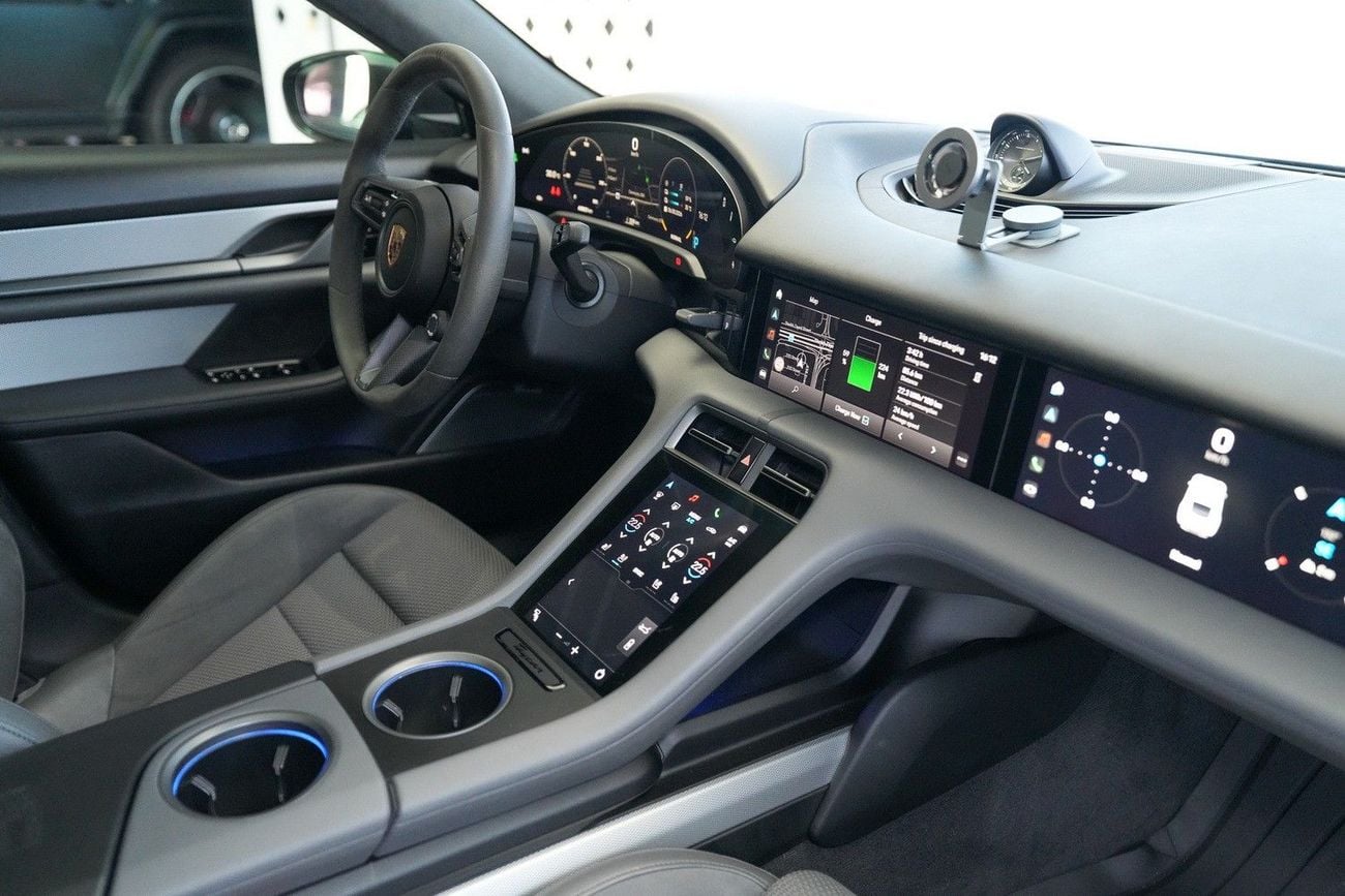 بورش تايكان TURBO S