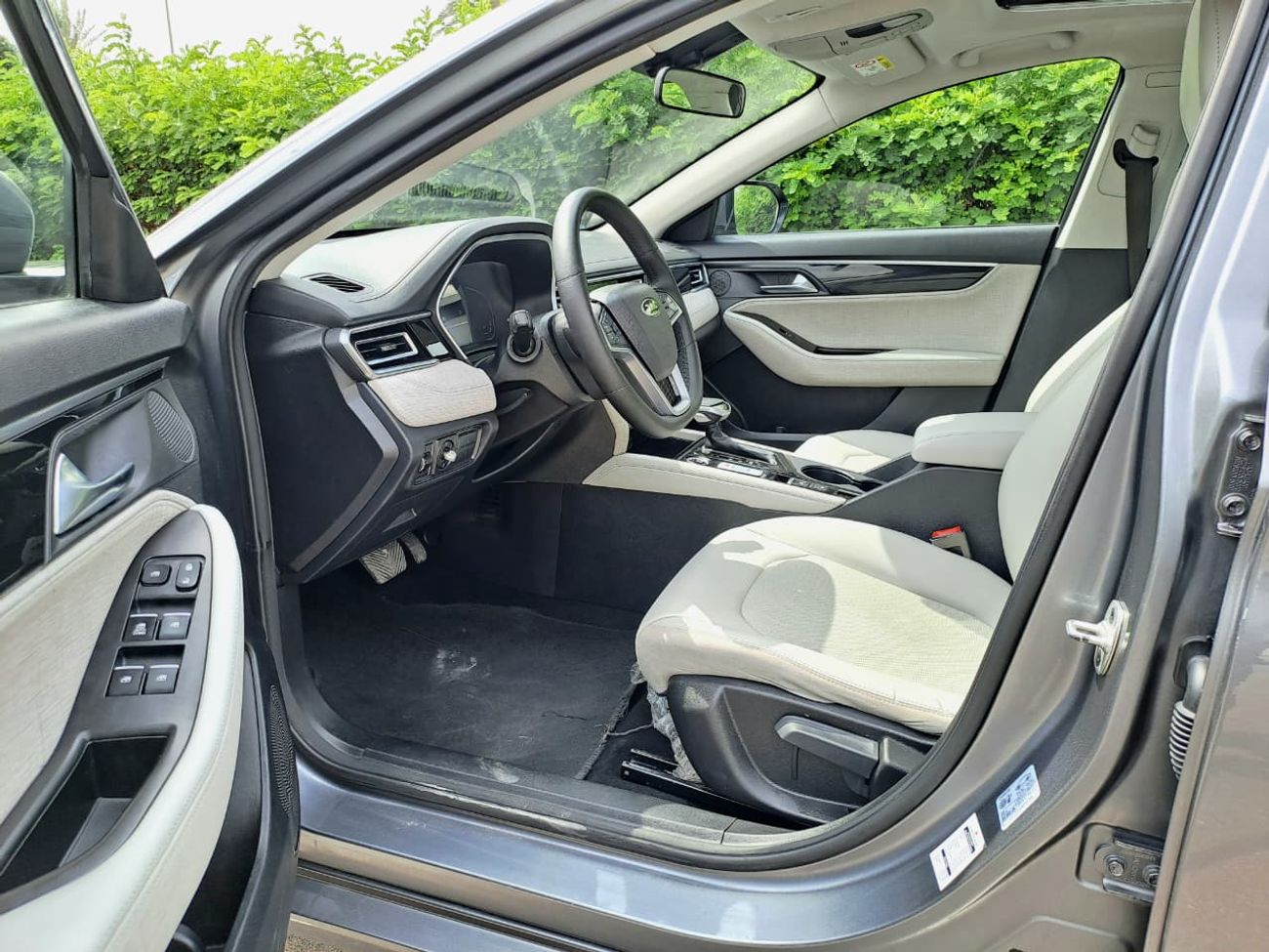 جاك J7 530-Monthly l GCC l Cruise, Sunroof, Leather Seats l Accident Free