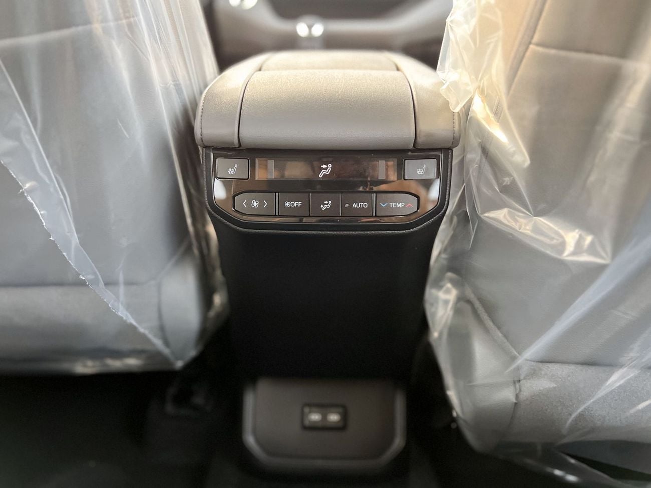تويوتا هايلاندر LTD HEV 2.5L - EXPORT ONLY