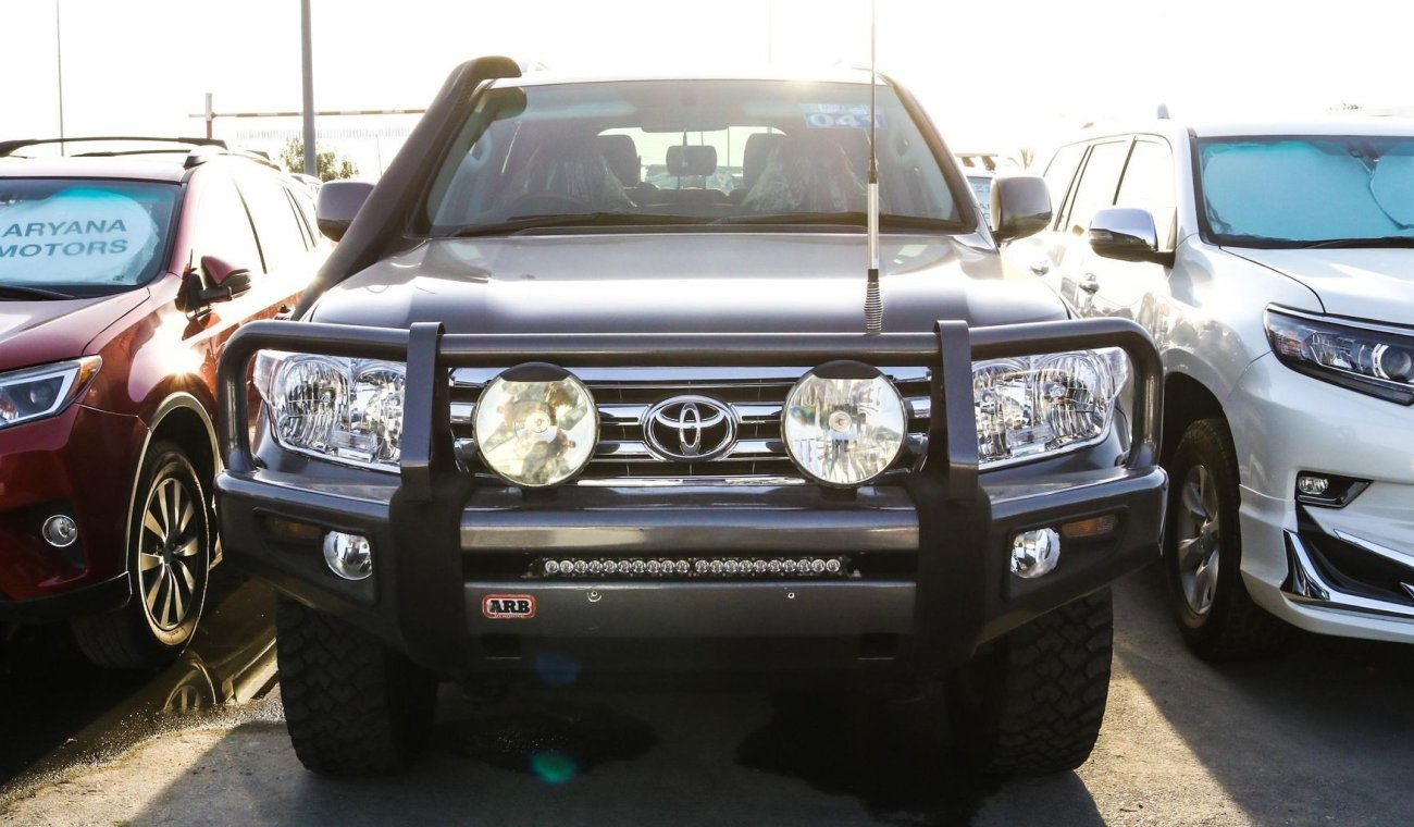 Toyota Land Cruiser GXL V8