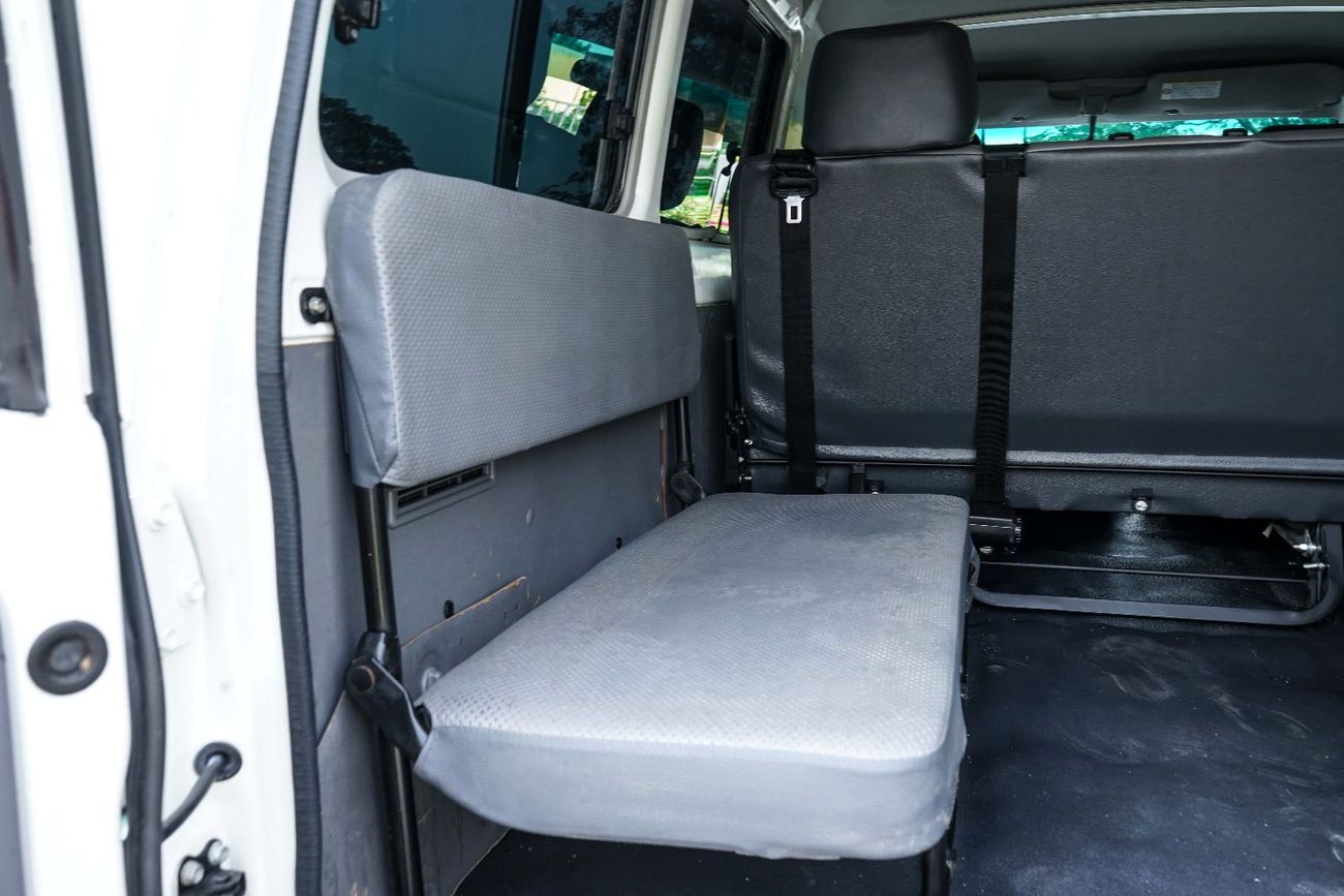 تويوتا لاند كروزر 70 The 2013 Toyota Land Cruiser Hardtop is a rugged, off-road focused SUV from the legendary 70 Series