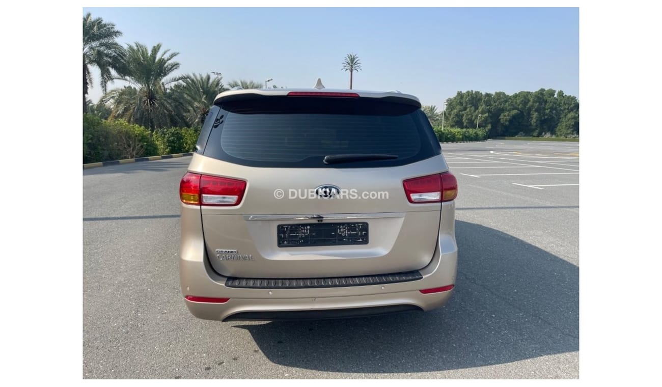 Kia Carnival Kia Carnival   MODEL 2016 Excellent Conditio  (GCC- SPEC)  VERY GOOD CONDITION
