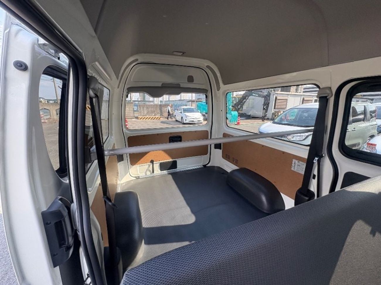 تويوتا هاياس 2026 TOYOTA RHD HIACE LONG VAN 2.0L PETROL DX-GL PACKAGE BRAND NEW 0KM