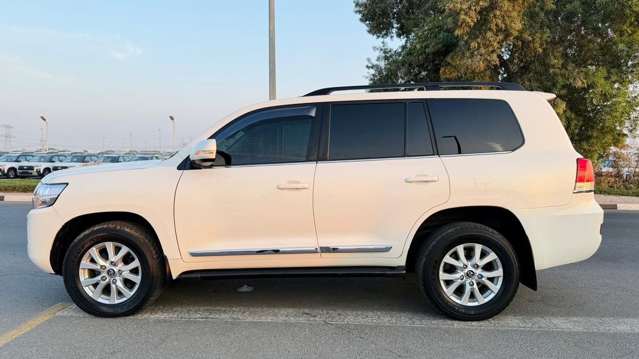 Toyota Land Cruiser SAHARA | PUSH START | SUNROOF | 360 VIEW CAMERA | V8 DIESEL ENGINE | AT | ELECTRIC HEATED & MEMORY S