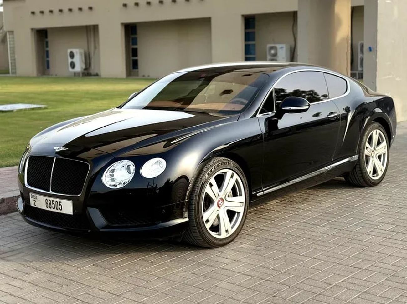 بنتلي كونتيننتال جي تي V8