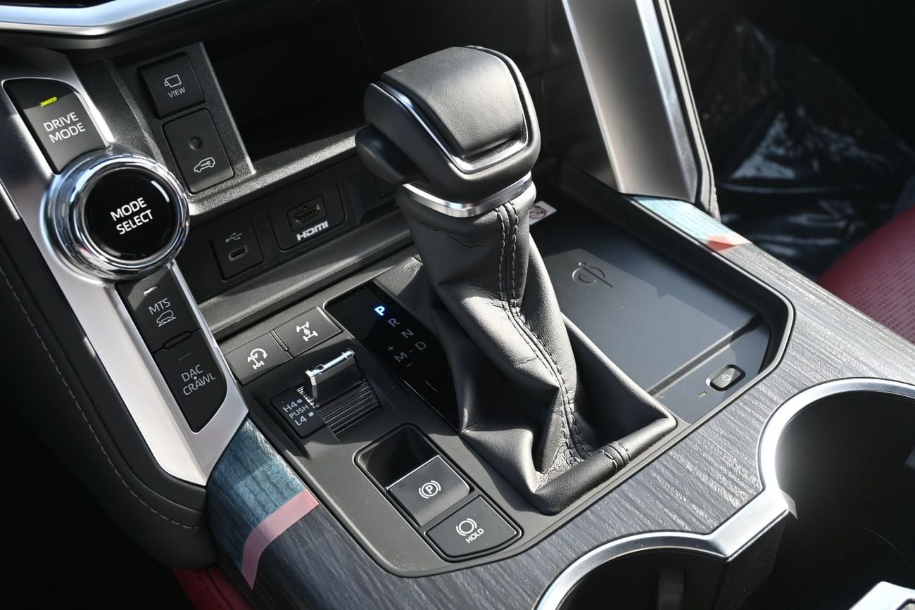Toyota Land Cruiser GR SPORT 2025 Toyota Land Cruiser GR-Sport Saudi 3.5L Twin Turbo + Hybrid V6 4WD