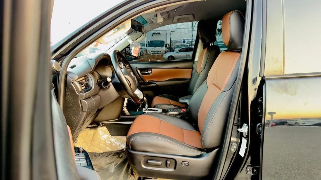 Toyota Fortuner 2020 | 2.4L DIESEL ENGINE | LHD | AUTOMATIC TRANSMISSION | ELECTRIC SEAT | DUAL TONE LEATHER SEATS