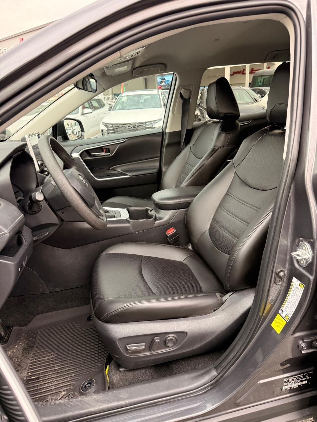 تويوتا راف ٤ XLE 2.5L push start 2024