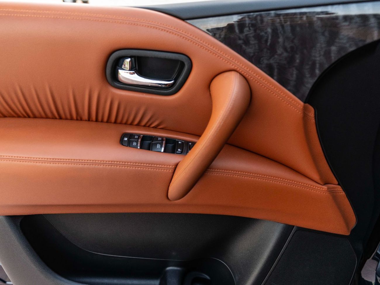 Nissan Patrol LE Titanium 5.6L