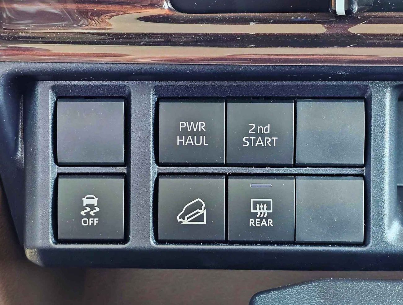 Toyota Land Cruiser 70 4.0L PETROL A/T | TOP VARIANT | DIFF LOCK | REFRIGETOR | FULL OPTION | CODE#68081