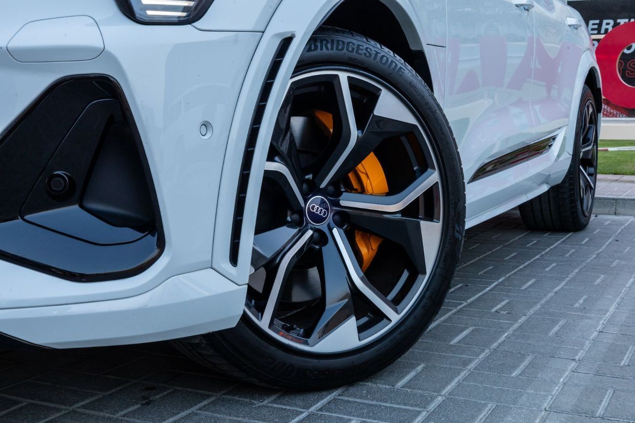 أودي اي ترون 55 Quattro