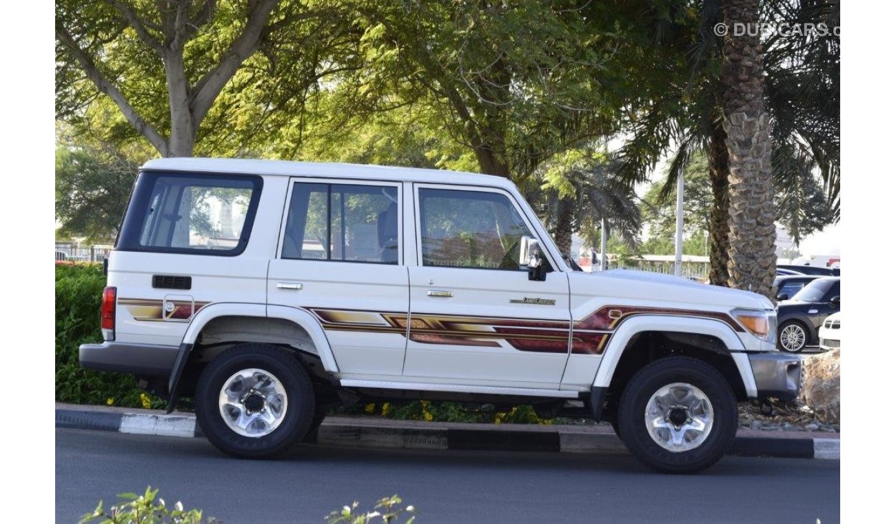 Toyota Land Cruiser 76 Hardtop Lx V6 4.0l Petrol Manual Transmission Wagon