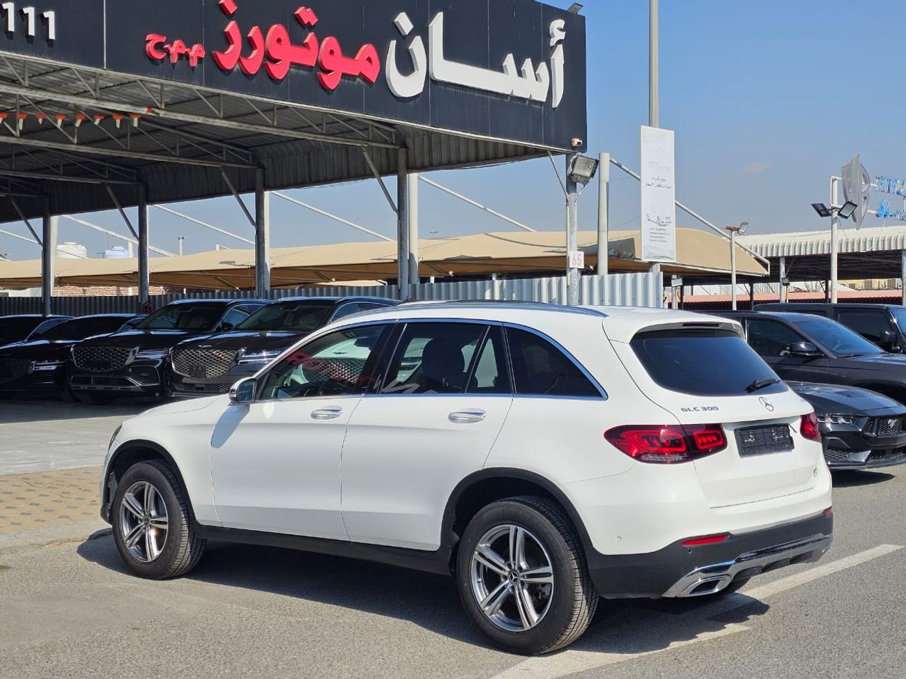 مرسيدس بنز GLC 300 4MATIC 2.0L
