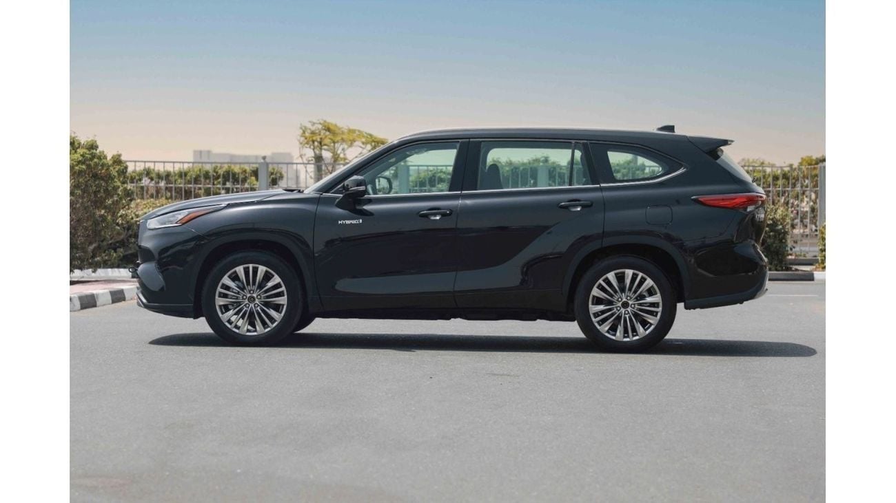Toyota Highlander 2024 Toyota Highlander 2.5 Deluxe 4WD Hybrid - Black inside Black | Export Only