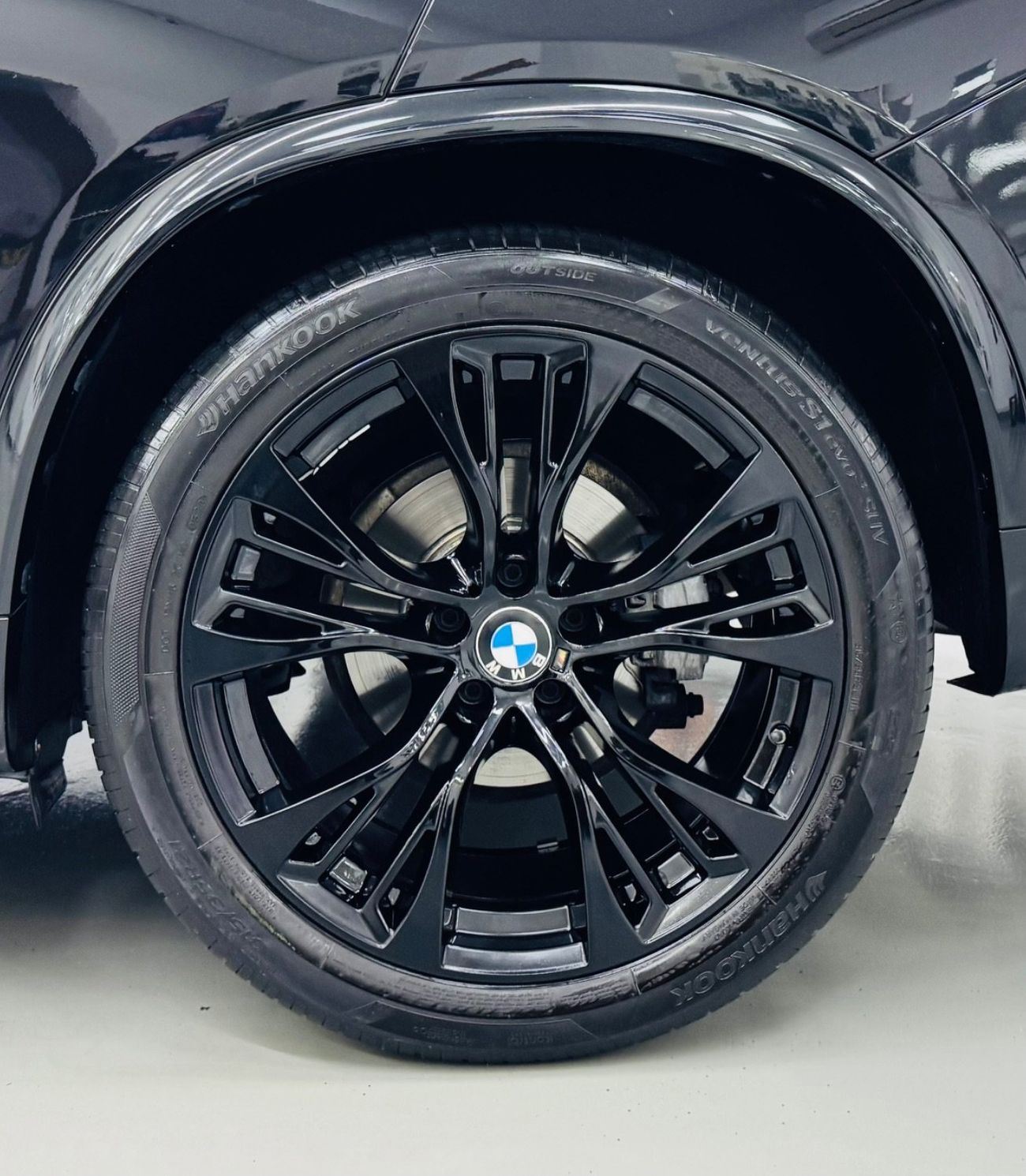 بي أم دبليو X5 GCC .. FSH .. M kit .. Perfect Condition .. V6 .. Top Range