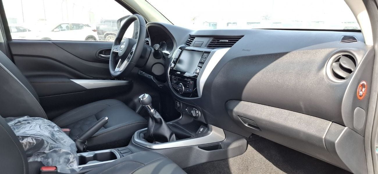 نيسان نافارا G 2.5L 4WD M/T NISSAN Navara 2.5L petrol 4X4 M/T