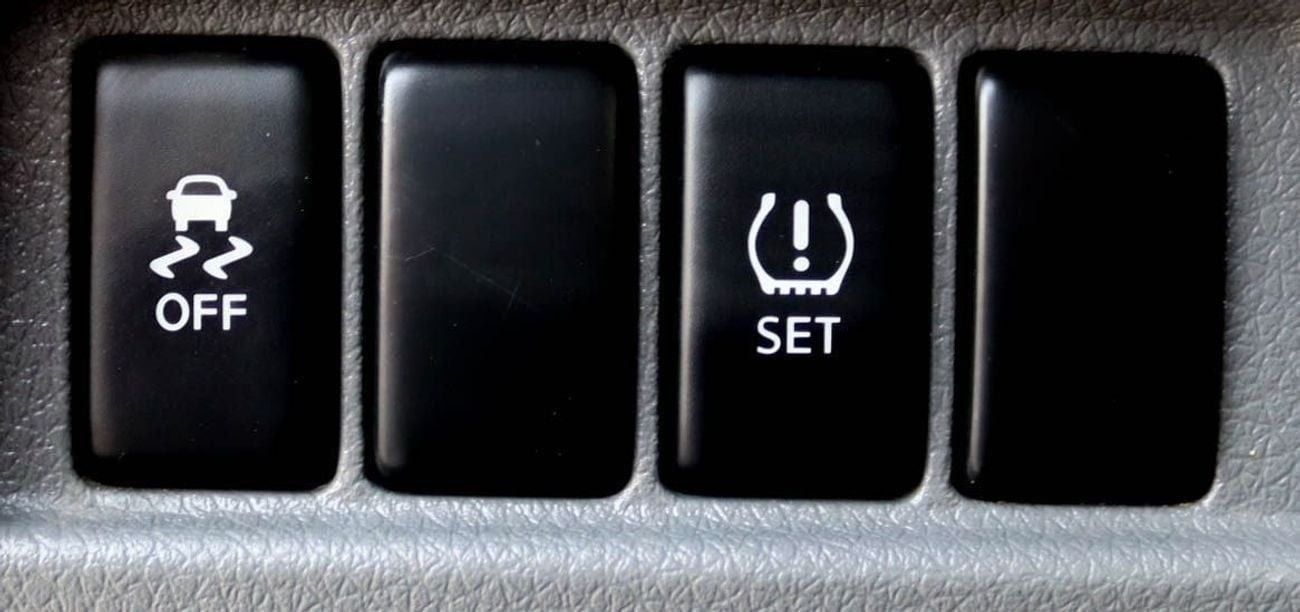 نيسان أورفان Std 2.5L (14 Seater) Nissan Urvan 2.5L 2022 GCC Original Paint accident-free in excellent condition,