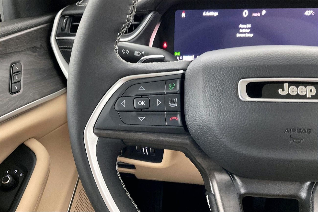 جيب شيروكي Limited Plus | سنة ضمان مجانية | خالية من أضرار الفيضانات