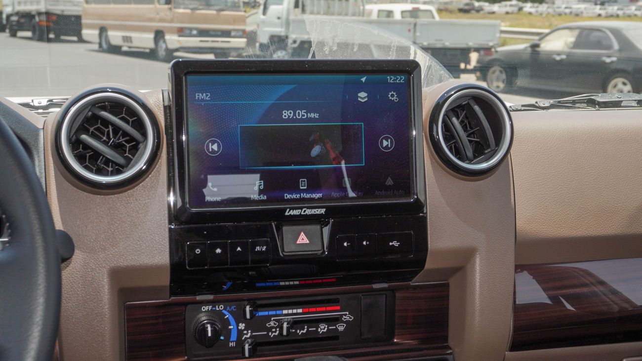 Toyota Land Cruiser 70 LX 4.0 L V6