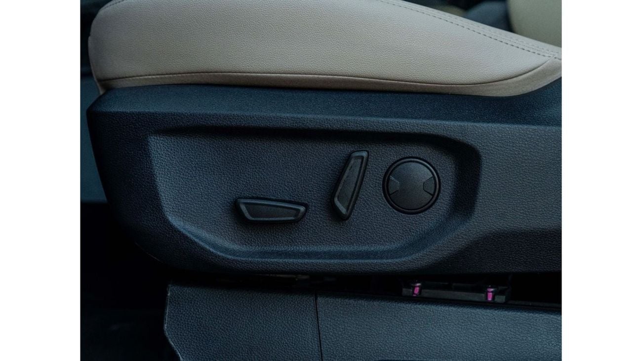 Ford Everest AED 2,359 PM • EVEREST XLT • LOW KMS • OFFICIAL FORD WARRANTY + SERVICE PLAN UNTIL 5-YEARS OR 100K K