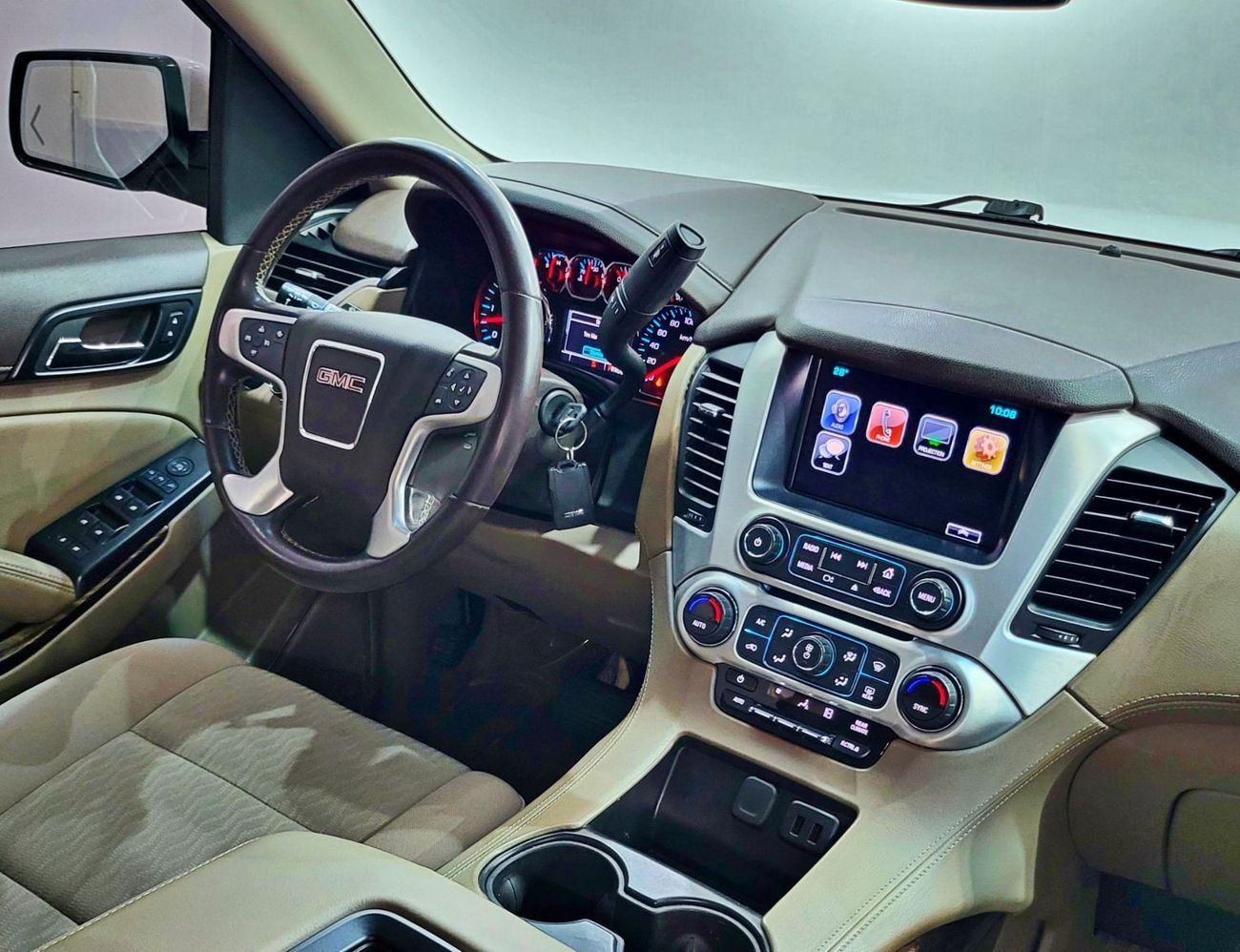 GMC Yukon 2018 YUKON XL SLE - BANK FACILITY - EXCELLENT CONDITION