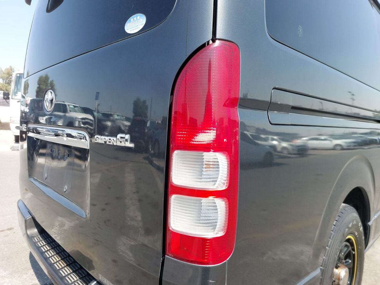 تويوتا هاياس (RAMADAN OFFER) TOYOTA HIACE VAN RHD 2005 MODEL 2.0 L PETROL AUTOMATIC(PM26783)