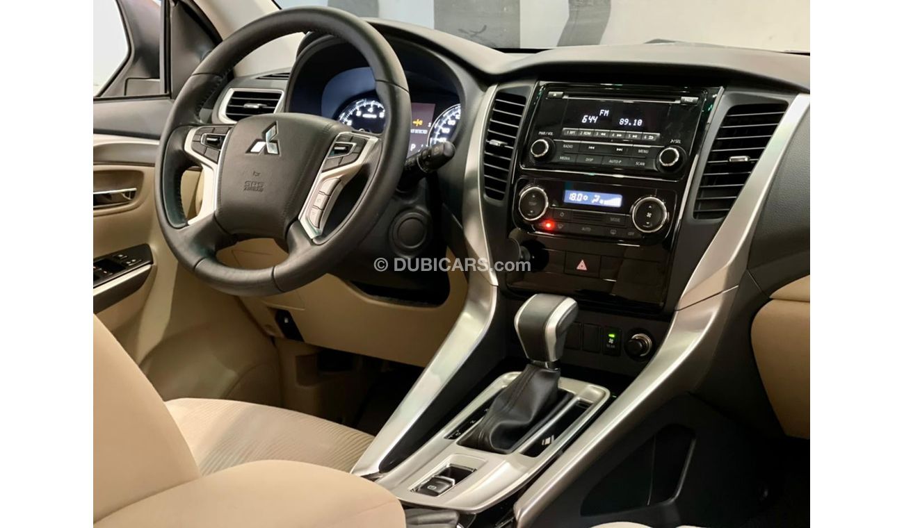 Mitsubishi Montero 2017 Mitsubishi Montero, Full Service History, Warranty, Low kms, GCC