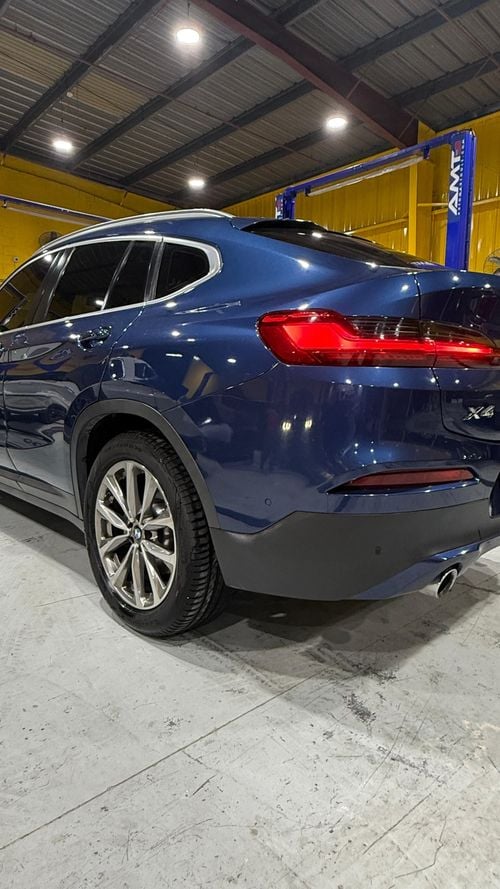 بي أم دبليو X4